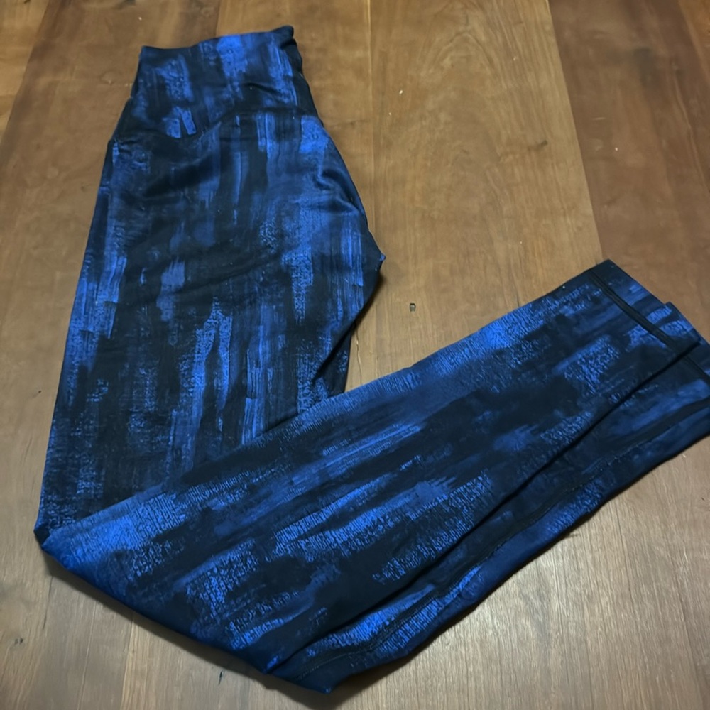 Lululemon leggings size 6